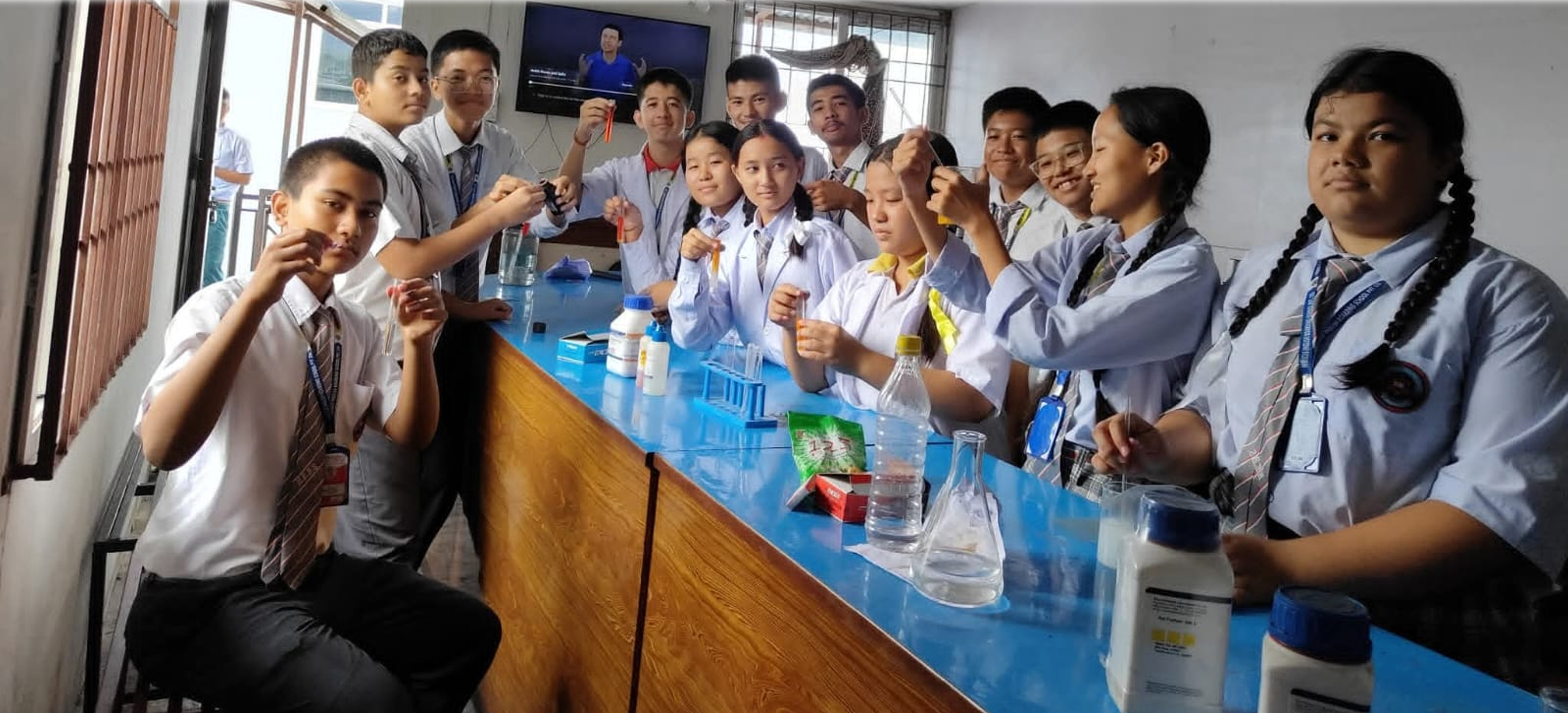 HIBISCUS NEWS PHOTO = 5